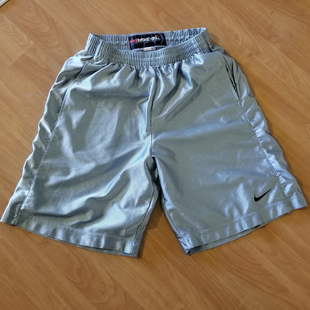 Nike Basketball Shorts Sz M